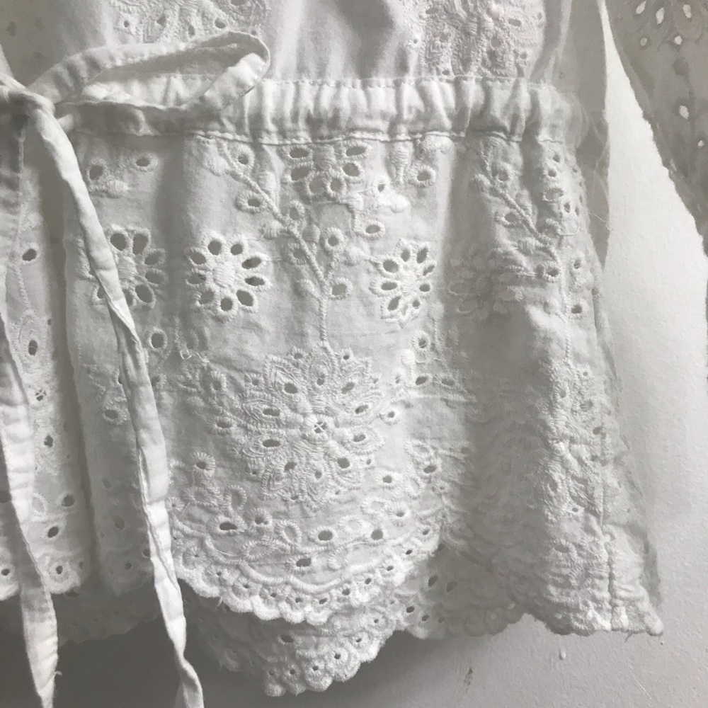 Eyelet Scalloped Sleeve Drawstring Waist Keyhole Back Popover Top Blouse S - Picture 5 of 10